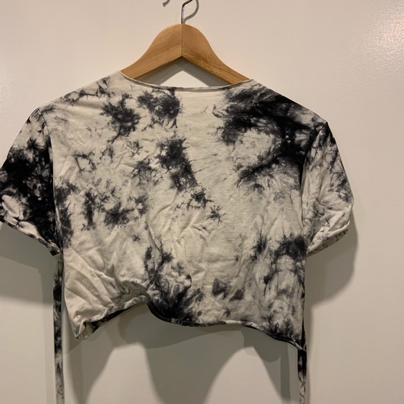 Wrapped cropped Tshirt - Picture 2 of 2